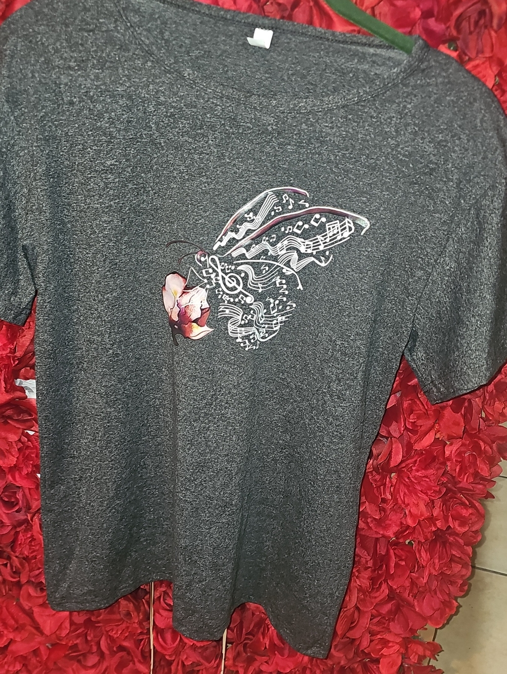 Women's Heathered Charcoal Graphic Tee with Musical Butterfly Size XXL
